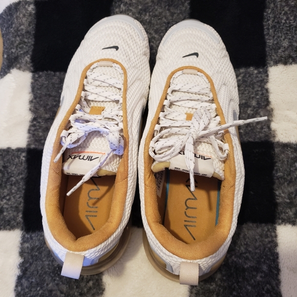 Nike AirMax 720. Sz 11 - Picture 4 of 11